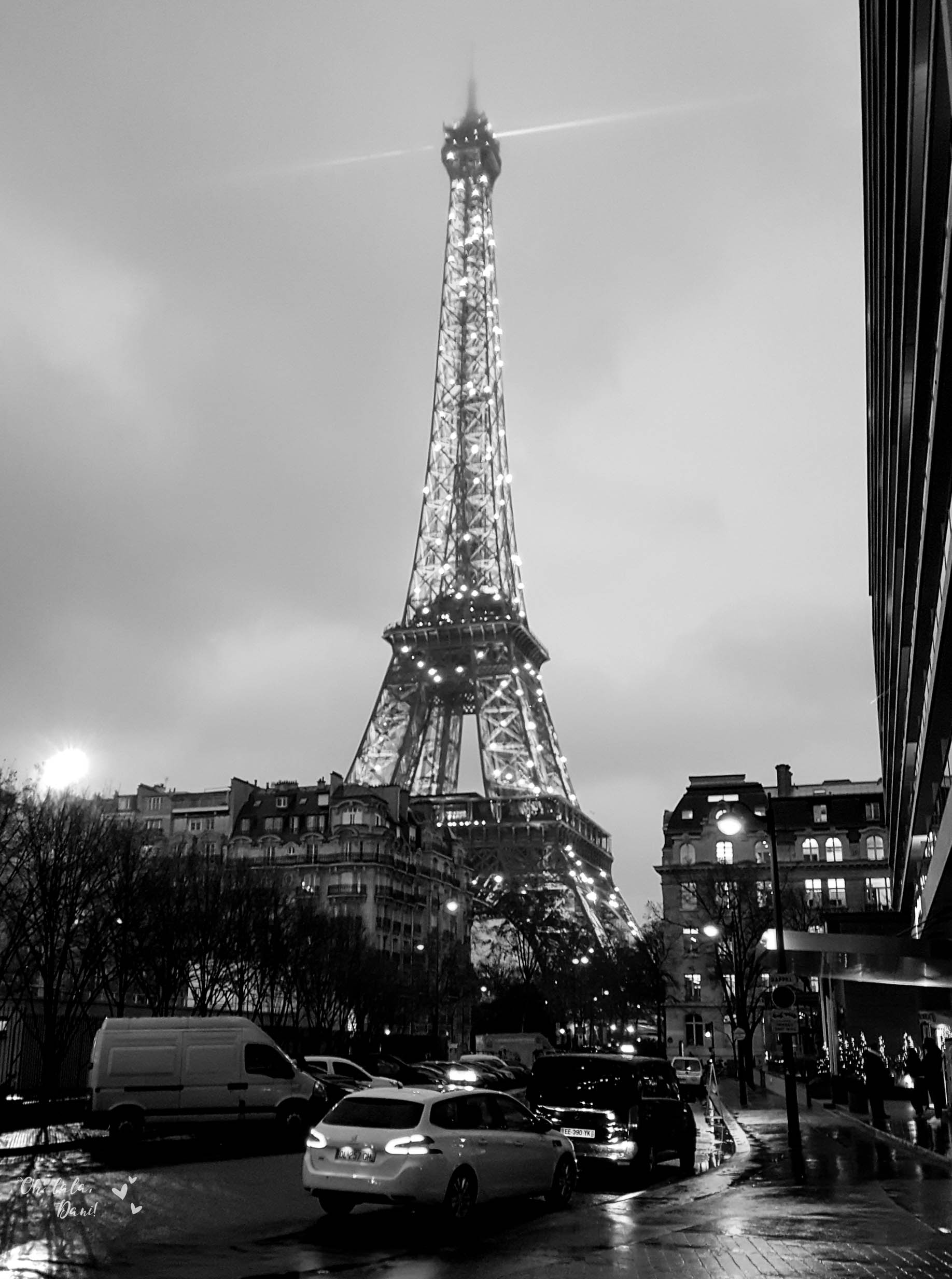 Vista da Torre Eiffel saindo do Mercure