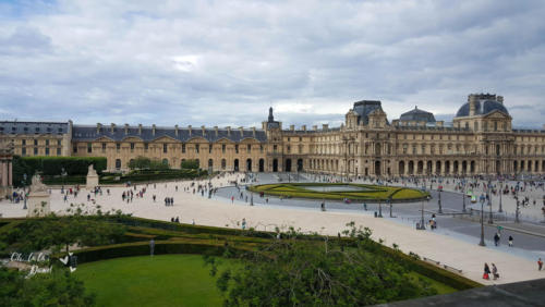 Área externa do museu do Louvre
