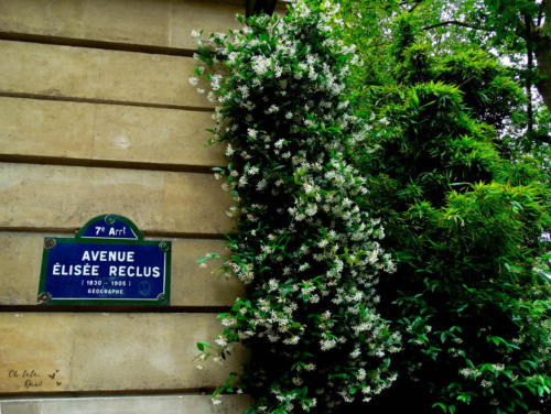 Placas de rua na cidade de Paris